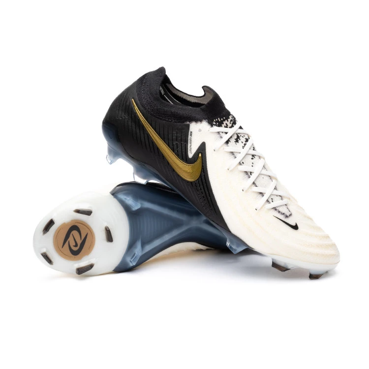 Gold phantom football boots deals