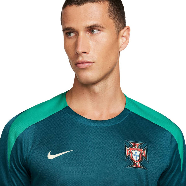 camiseta-nike-portugal-training-eurocopa-2024-geode-teal-kinetic-green-sail-2