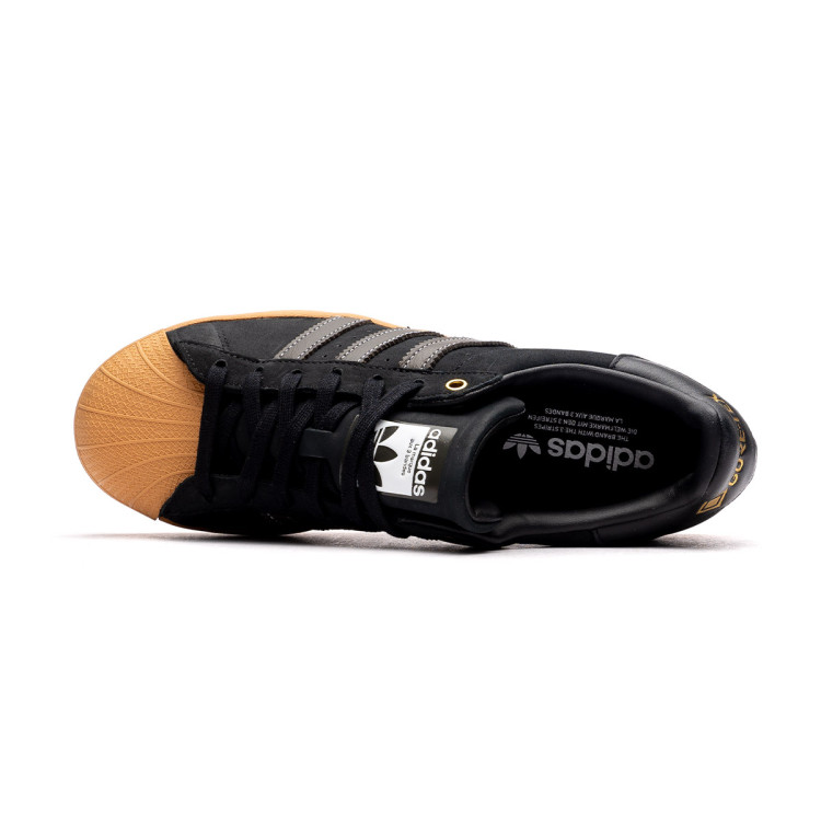 zapatilla-adidas-superstar-gtx-core-black-gum-3-shadow-olive-4