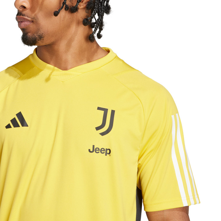 camiseta-adidas-juventus-training-2023-2024-bold-gold-4