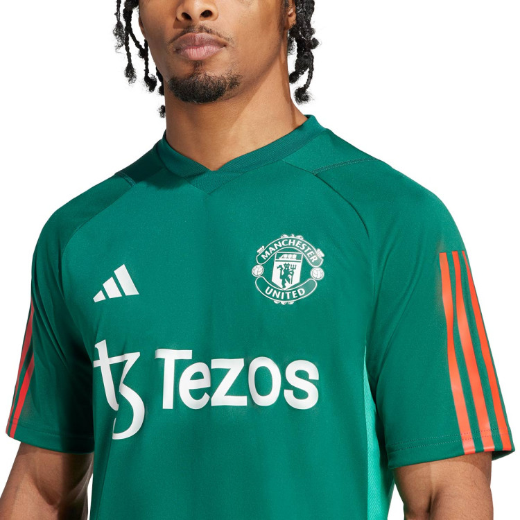 camiseta-adidas-manchester-united-training-2023-2024-green-core-greective-red-5