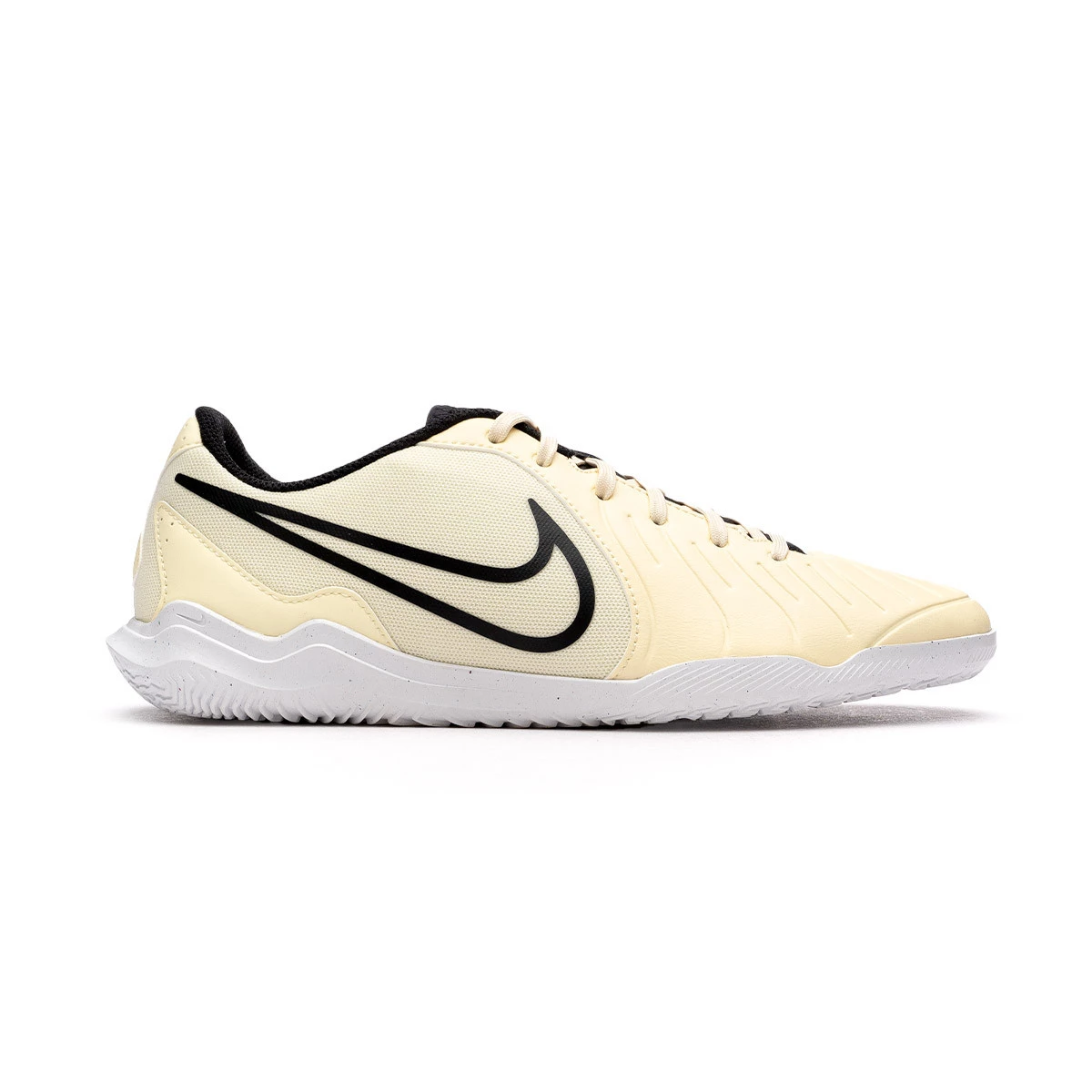 Zapatilla de Futbol sala Nike Tiempo Legend 10 Club IC Lemonade Black Mtlc Gold Coin Futbol Emotion