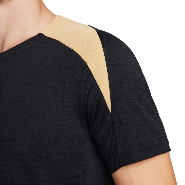 camiseta-nike-dri-fit-strike-black-jersey-gold-metallic-gold-3