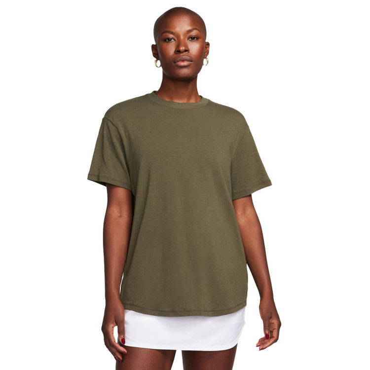 camiseta-nike-one-relaxed-mujer-cargo-khaki-black-0