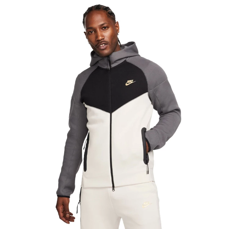 Felpa Nike Tech Fleece Windrunner Dark Olivine 320 Futbol Emotion