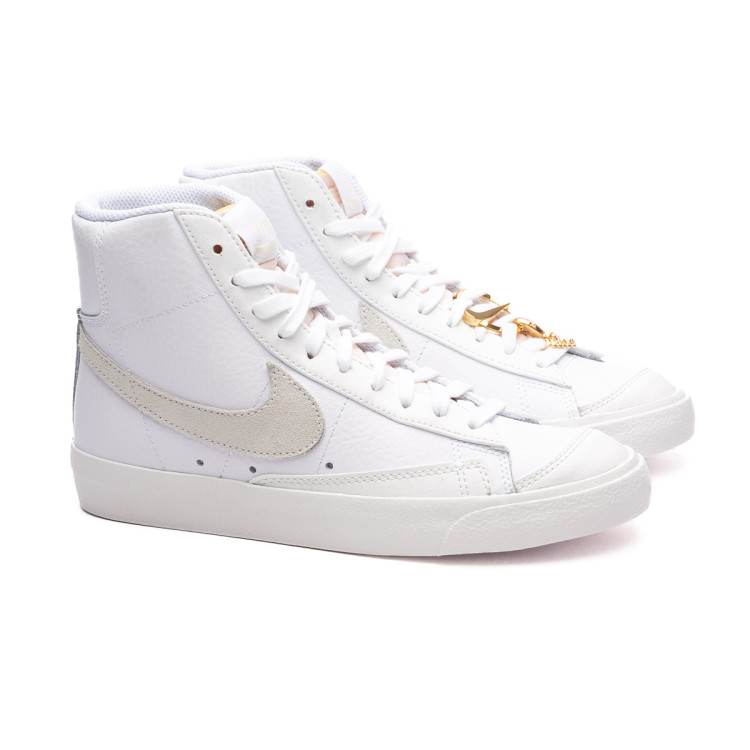 zapatilla-nike-blazer-mid-77-mujer-whitesummit-white-mtlc-gold-0