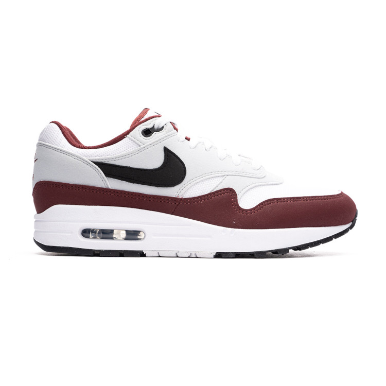 red and white nike airmax