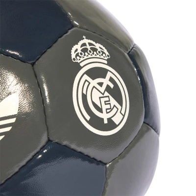 Bola Real Madrid 2024-2025