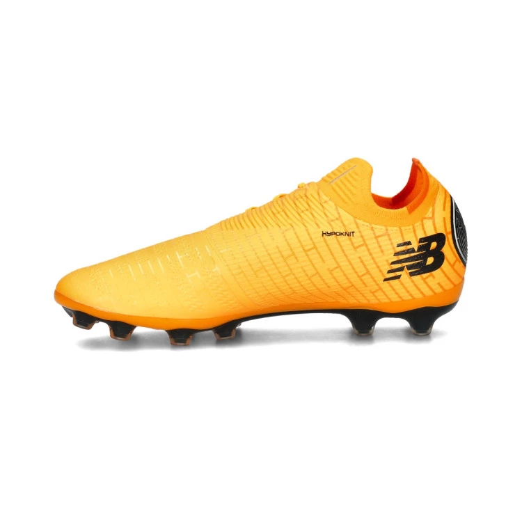 bota-new-balance-furon-pro-ag-v7-white-gold-met.-white-2