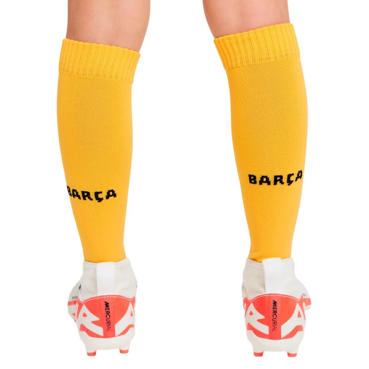 conjunto-nike-fc-barcelona-segunda-equipacion-portero-2024-2025-nino-tour-yellow-university-gold-black-7