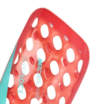 Espinillera Mercurial Flylite Superlock