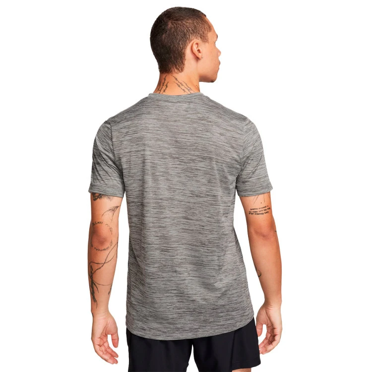 camiseta-nike-dri-fit-iron-grey-pure-matte-silver-1
