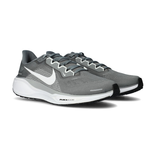 Nike Pegasus 40 グレー新品、未使用 Nike Air Zoom Pegasus 40 'Wolf Grey Volt' DV3853-004