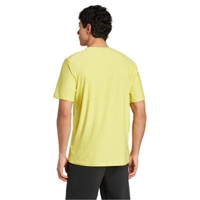Playera Train Essentials Stretch Training