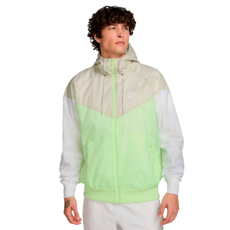nike windbreaker volt