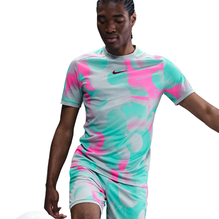 camiseta-nike-academy-graphic-hyper-pink-ocean-cube-dynamic-turq-black-2