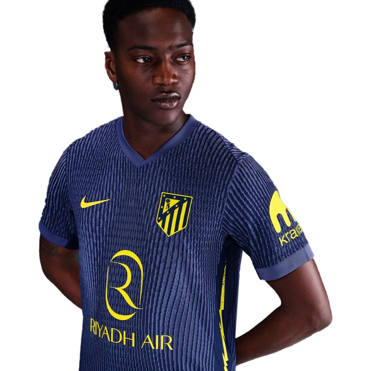 camiseta-nike-atletico-de-madrid-segunda-equipacion-authentic-2025-2026-binary-blue-dk-purple-dust-vibrant-yellow-ful-2