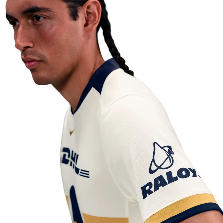 camiseta-nike-pumas-primera-equipacion-2025-2026-sail-club-gold-full-sponsor-2