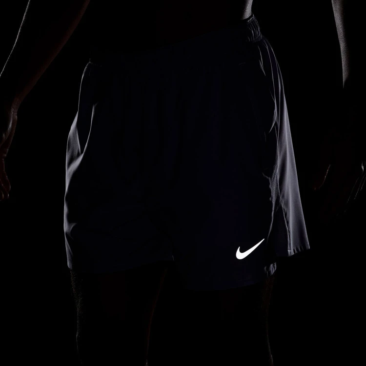 pantalon-corto-nike-challenger-hydrangeas-hydrangeas-reflective-silv-4