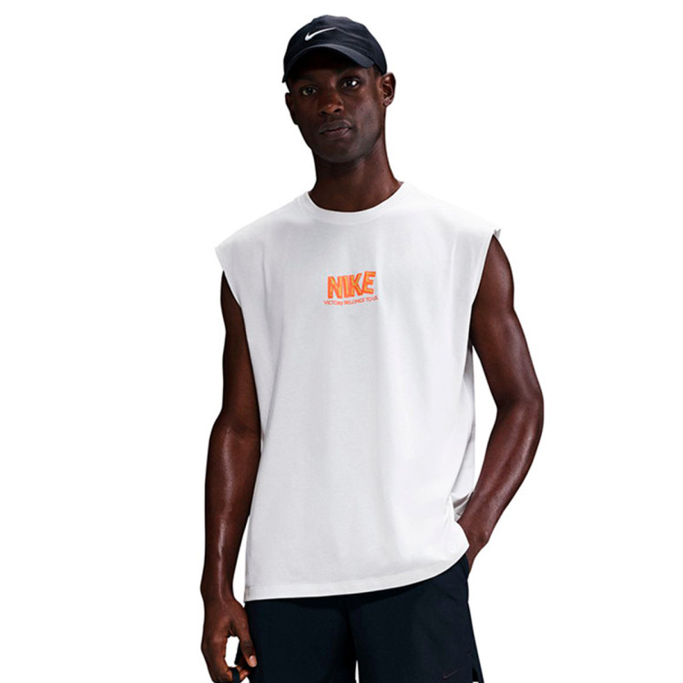 nike t shirt with small logo