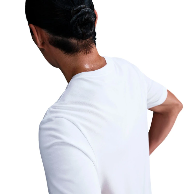 camiseta-nike-dri-fit-swoosh-white-1