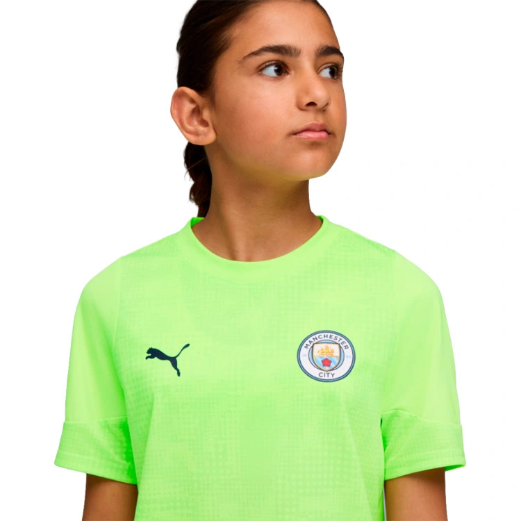 camiseta-puma-manchester-city-training-2025-2026-nino-fizzy-apple-blue-violet-2