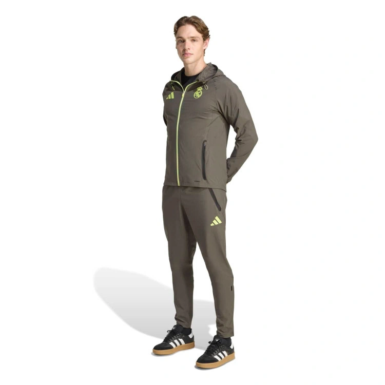 chaqueta-adidas-real-madrid-fanswear-2025-2026-utility-grey-semi-frozen-yellow-4