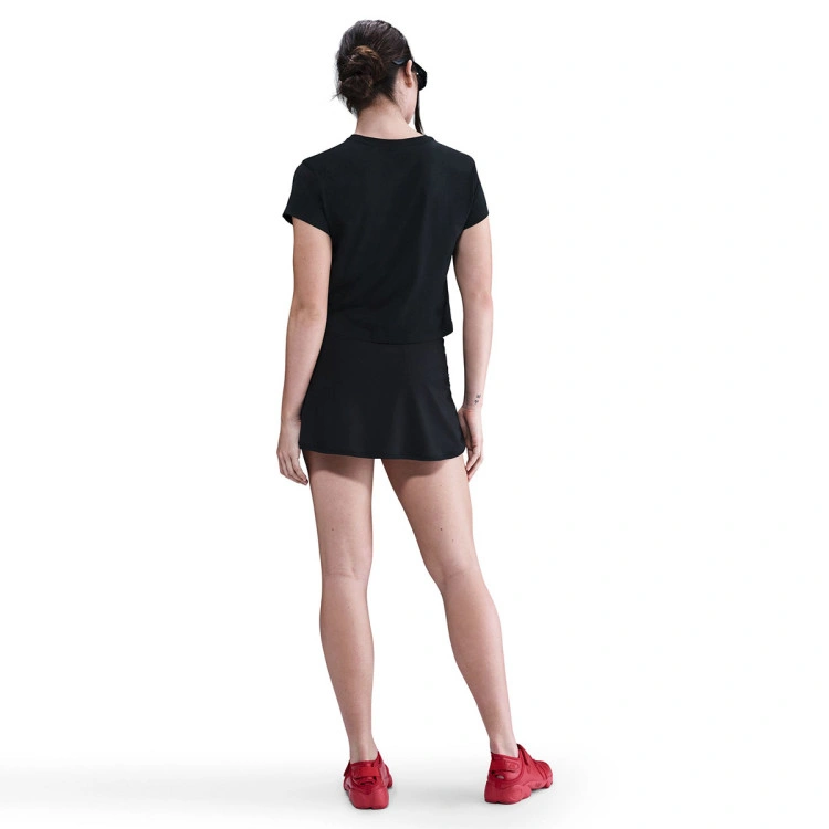 camiseta-nike-sportswear-club-hbr-mujer-black-white-1