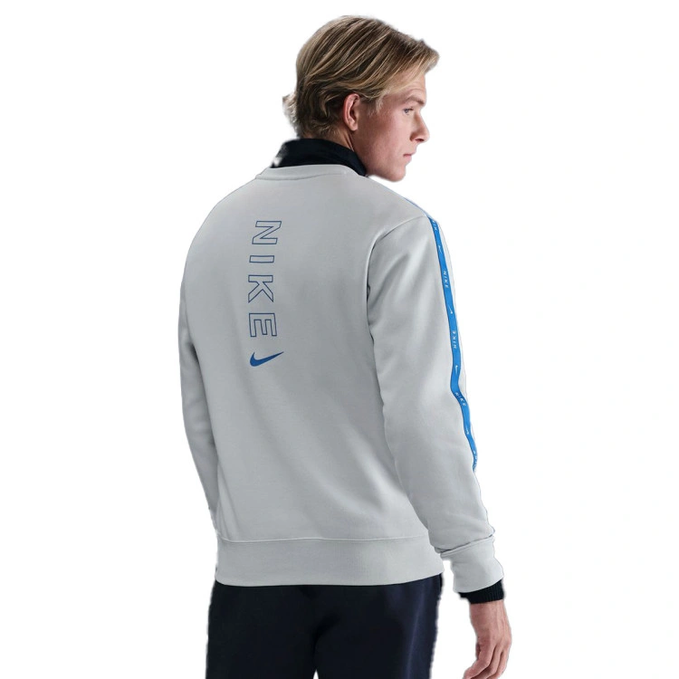 sudadera-nike-sportswear-crew-fleece-photon-dust-university-blue-8