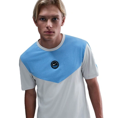 Nike Camiseta Sportswear Dri-FIT — photo 3
