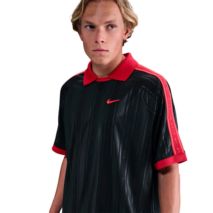 camiseta-nike-sportswear-black-2