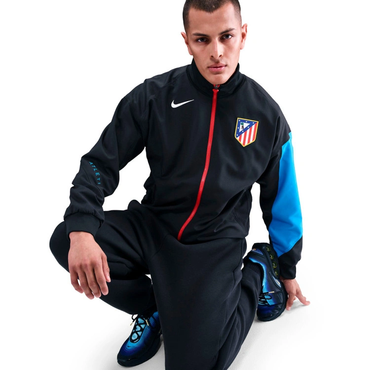 chaqueta-nike-atl-madrid-pre-match-2025-2026-black-photo-blue-sport-red-white-2