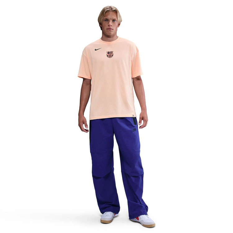camiseta-nike-fc-barcelona-fanswear-2025-2026-crimson-tint-5