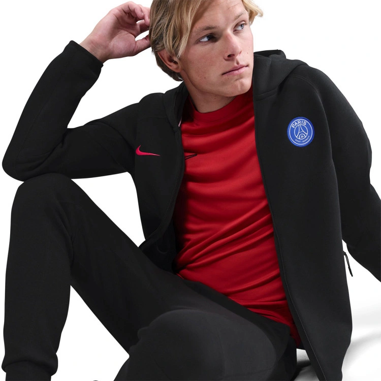 chaqueta-nike-paris-fc-fanswear-2025-2026-black-global-red-no-sponsor-4