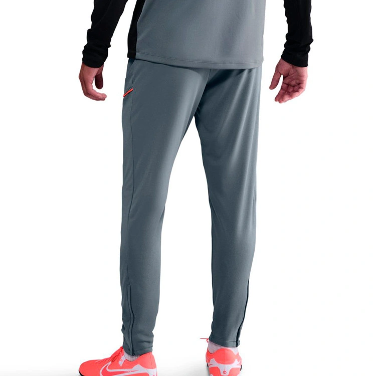 pantalon-largo-nike-academy-25-cool-grey-cool-grey-bright-crimson-1