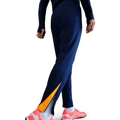 Pantalón largo Strike