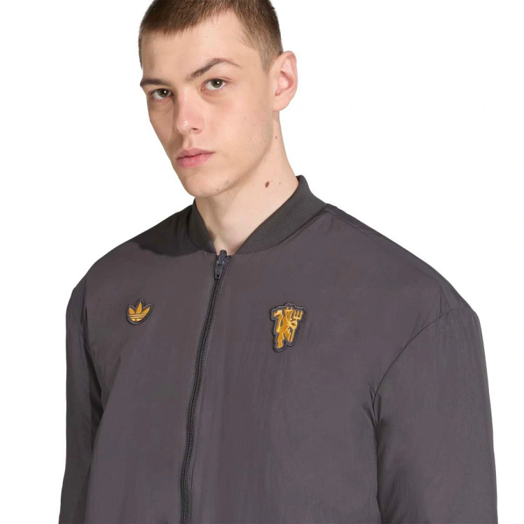 chaqueta-adidas-manchester-united-icons-fanswear-2025-2026-utility-black-semi-night-flash-4