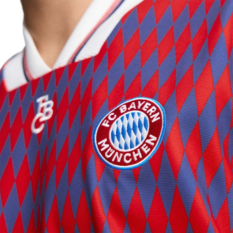 camiseta-adidas-fc-bayern-lifestyler-fanswear-2025-2026-red-dark-blue-3