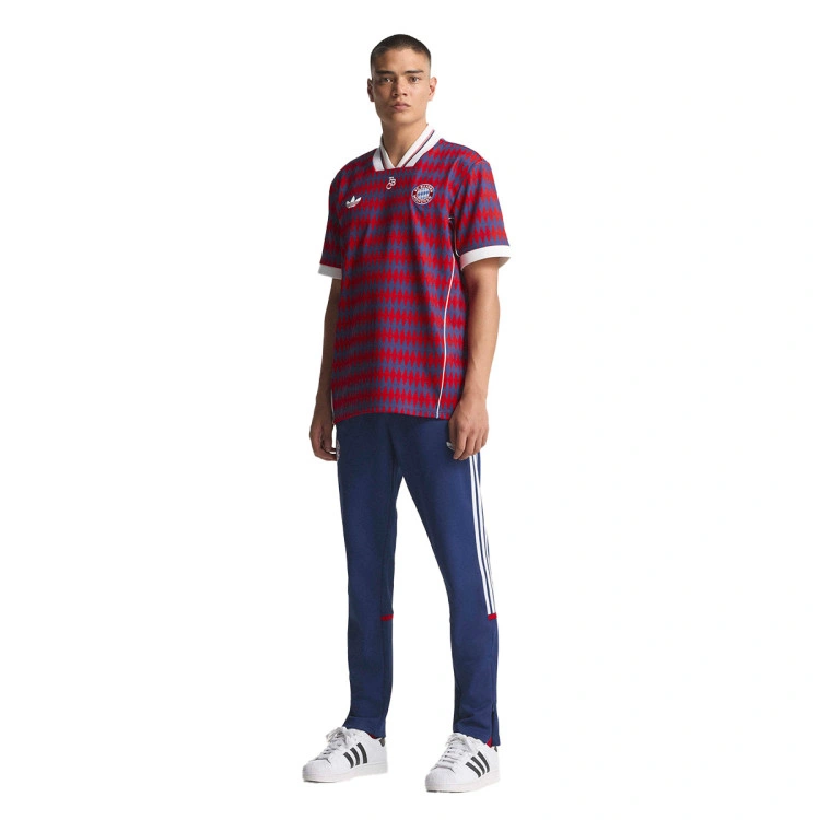 camiseta-adidas-fc-bayern-lifestyler-fanswear-2025-2026-red-dark-blue-9