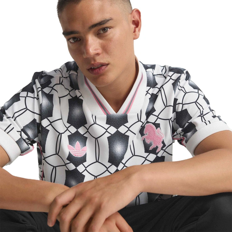 camiseta-adidas-juventus-lifestyler-fanswear-2025-2026-white-black-2