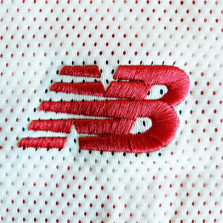chaqueta-new-balance-bayern-leverkusen-pre-match-2025-2026-beige-3