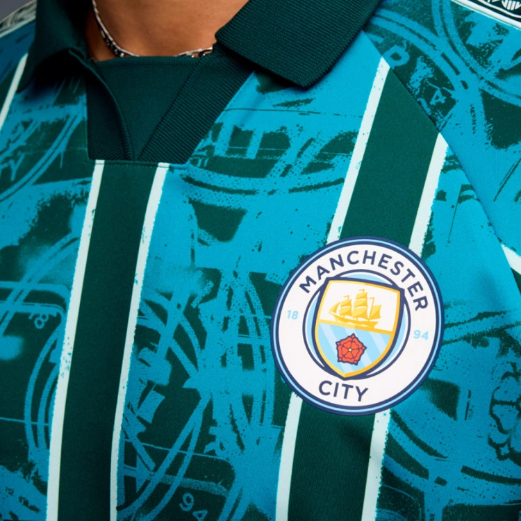 camiseta-puma-manchester-city-fanswear-2025-2026-tropical-blue-deep-navy-4
