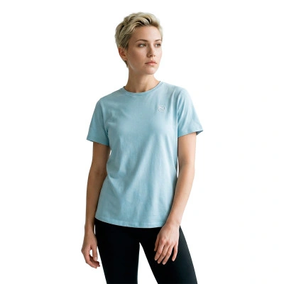 T-Shirt Essentials Elevated Mujer