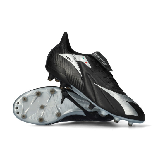 Crampons Diadora Soccer Noir Et Argent – Taille 4 Enfant – Neuf Sans étiquettes