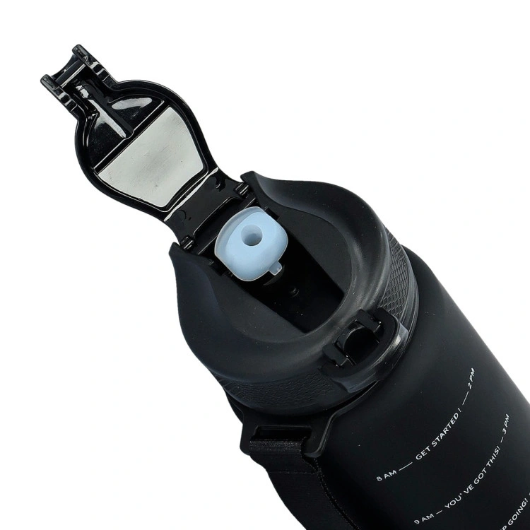 botella-real-madrid-cf-botella-de-agua-plastico-tritan-1l-real-madrid-negro-2