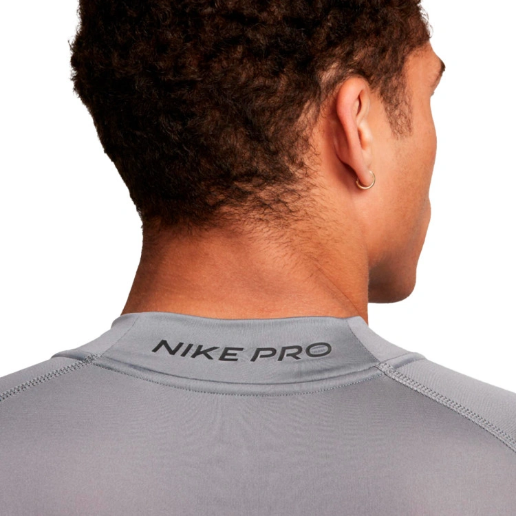 camiseta-nike-pro-dri-fit-mock-neck-ls-jersey-gris-3
