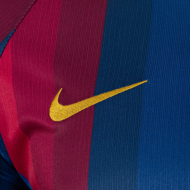 camiseta-nike-fc-barcelona-primera-equipacion-2026-2027-garnet-4