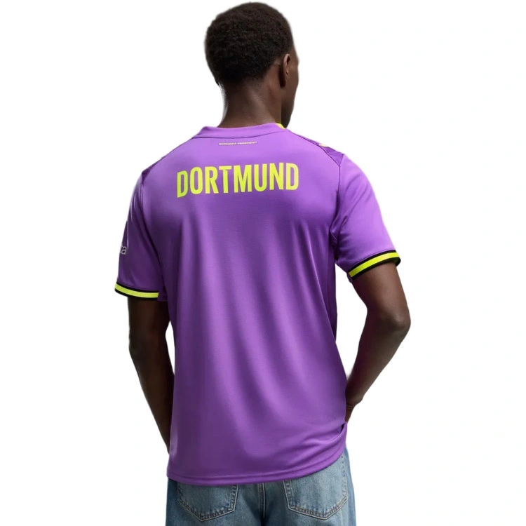 camiseta-puma-bvb-borussia-tercera-equipacion-2026-2027-purple-glimmer-yellow-alert-1