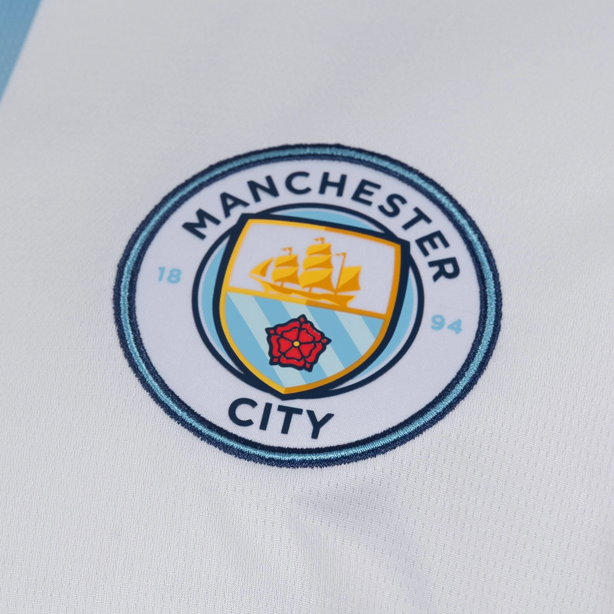 camiseta-puma-manchester-city-tercera-equipacion-2026-2027-white-blazing-blue-3