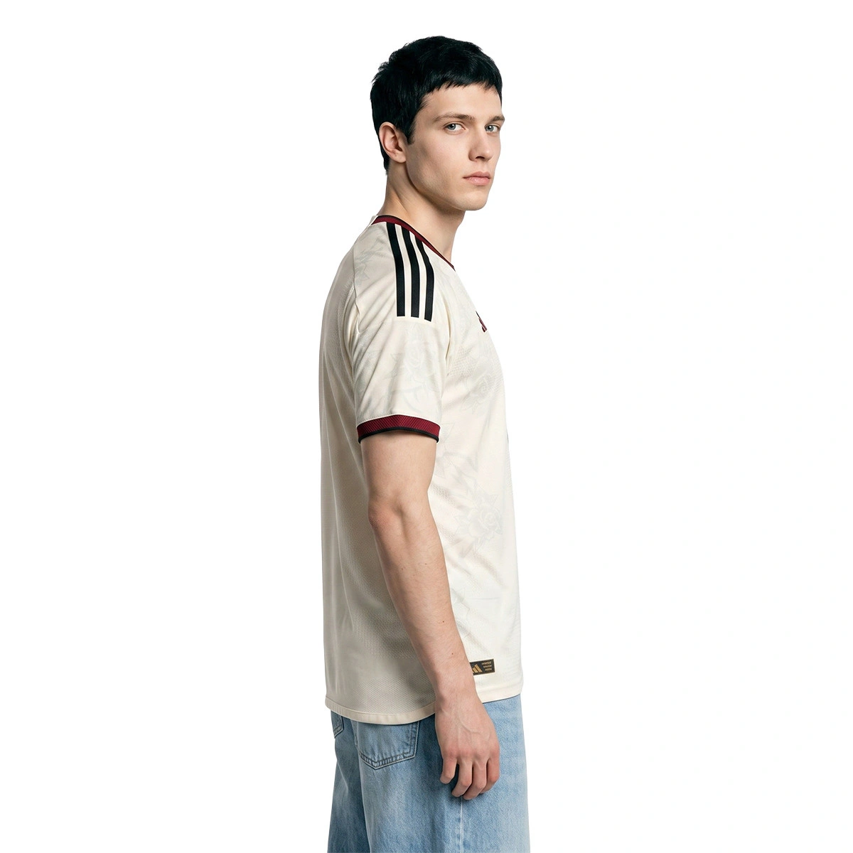 camiseta-adidas-manchester-united-tercera-equipacion-authentic-2026-2027-ivory-2